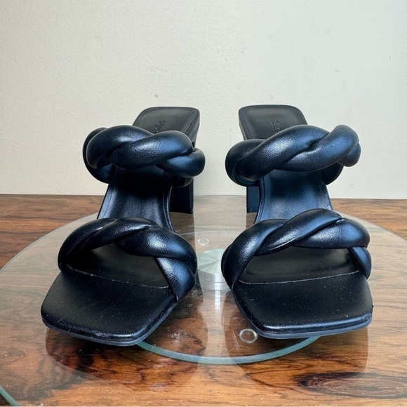 Open Edit Remmy Twist Sandal in black - Picture 7 of 14